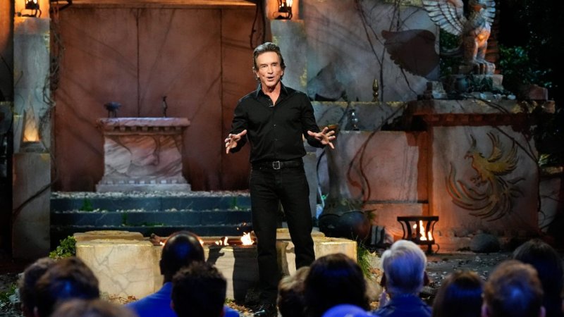 Jeff Probst accidentally spoils Survivor 50 final three live