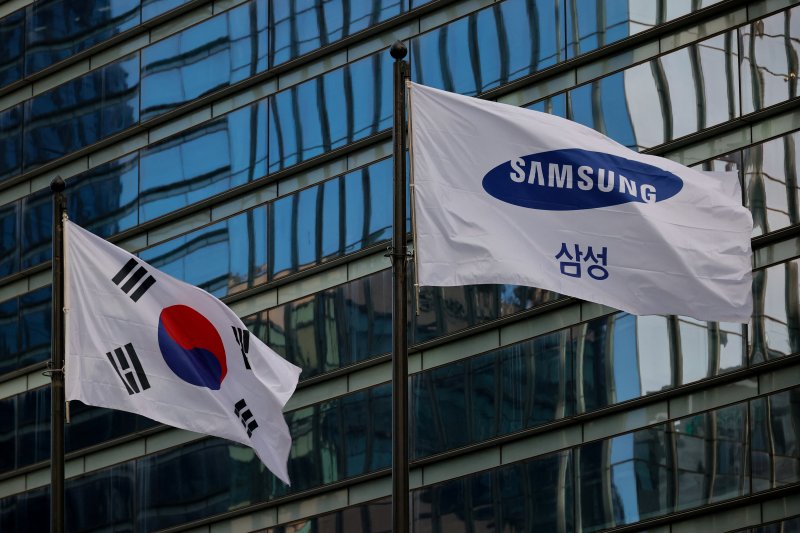 Samsung avoids strike as shares surge on union agreement
