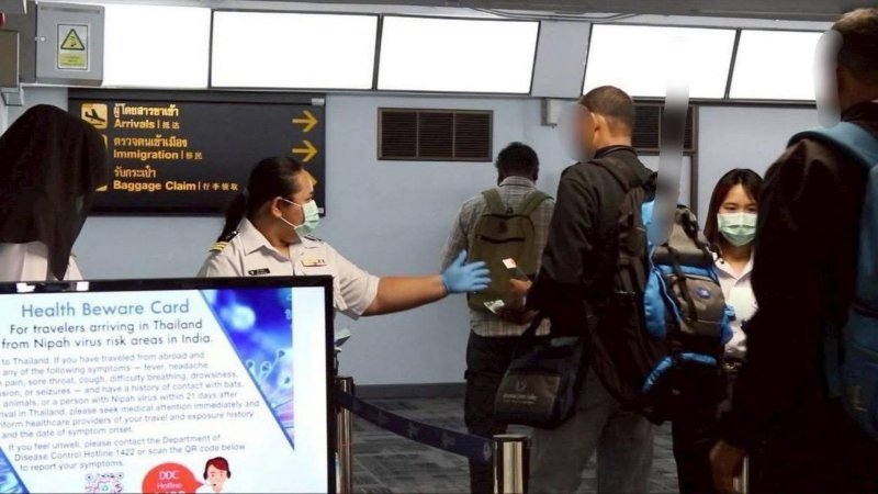 Thailand tightens aviation Ebola screening after WHO