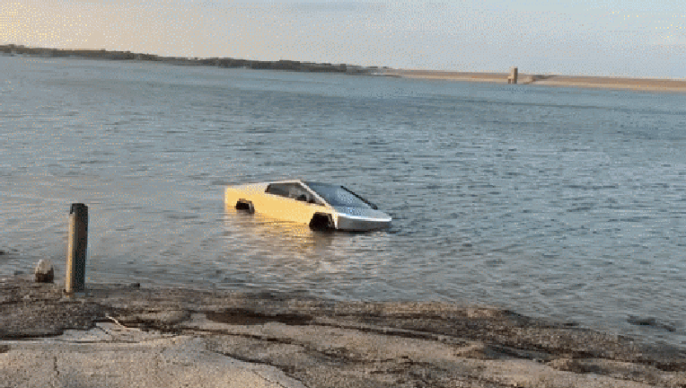 Texas man arrested after driving Tesla Cybertruck into lake to test ‘wade mode’ -  VIDEO 