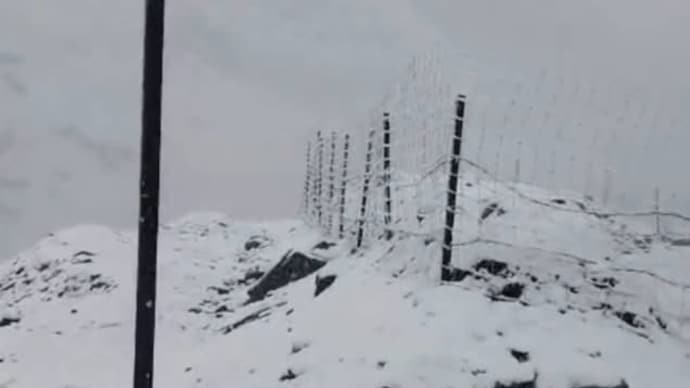 Snowfall in may turns Zojila region into white landscape amid extreme heat in India - VIDEO 