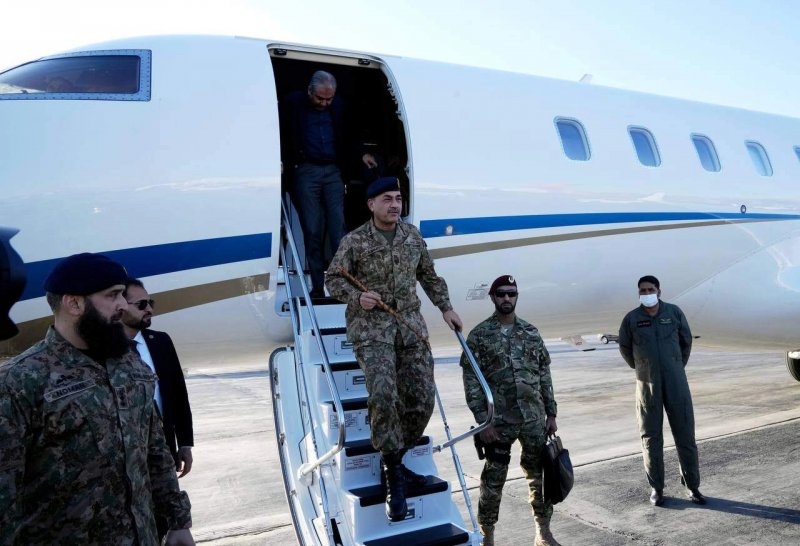 Pakistan army chief set to visit Tehran