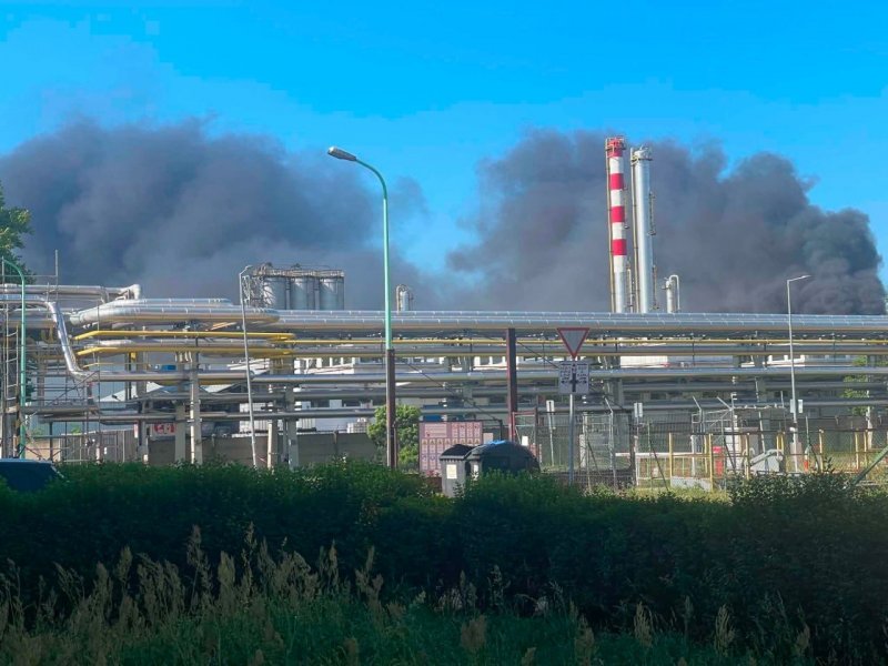 One dead, several injured in explosion at Hungary's MOL petrochemical plant -  VIDEO 