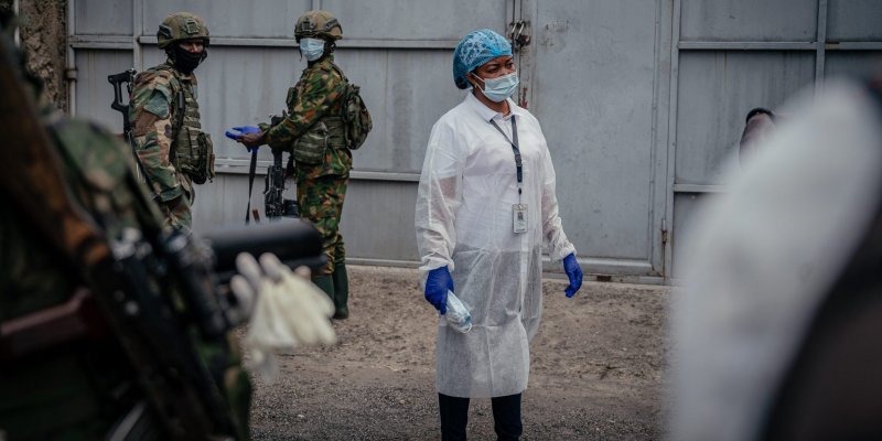 Ebola outbreak sparks alarm as US cuts health support