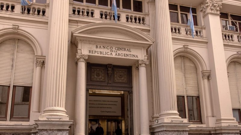 Argentina in discussions to delay repo maturities until after election
