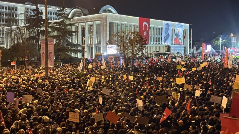 Why is Türkiye criticizing Greece over the release of a convicted terror leader?