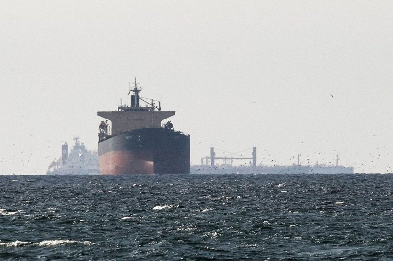 Oil, LNG tankers exit Hormuz for China, Pakistan
