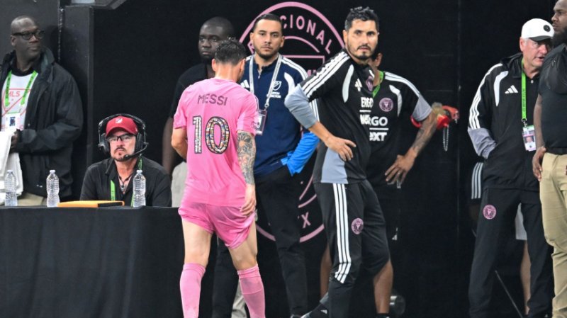 Lionel Messi exits Inter Miami match early with possible injury scare -  VIDEO 