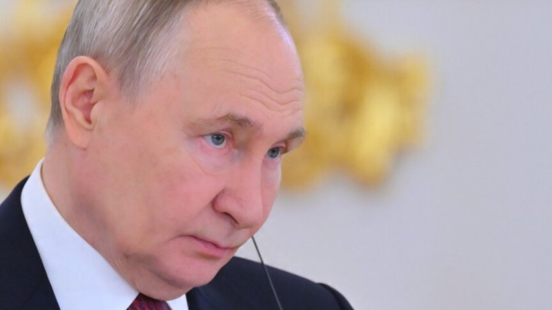 Putin and Bahrain king call for diplomatic end to Iran crisis