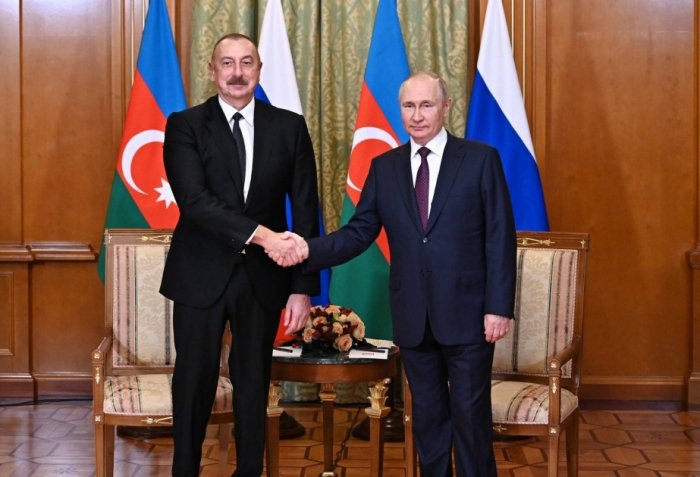 Russian President Vladimir Putin congratulates President Ilham Aliyev on Independence Day 
