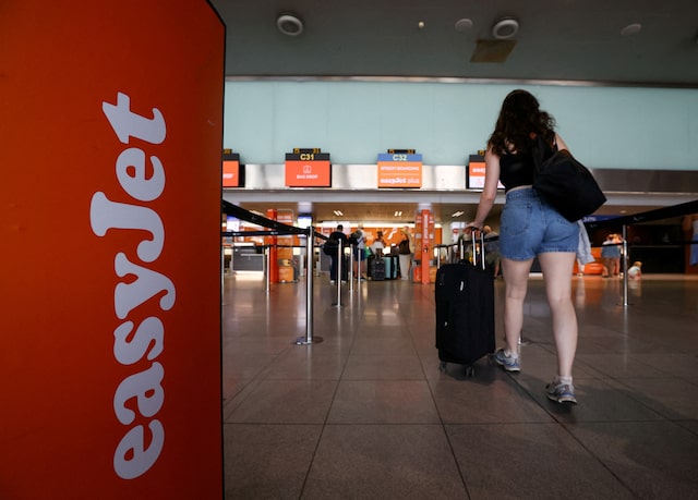 Italy antitrust authority opens probe into easyJet over baggage pricing 