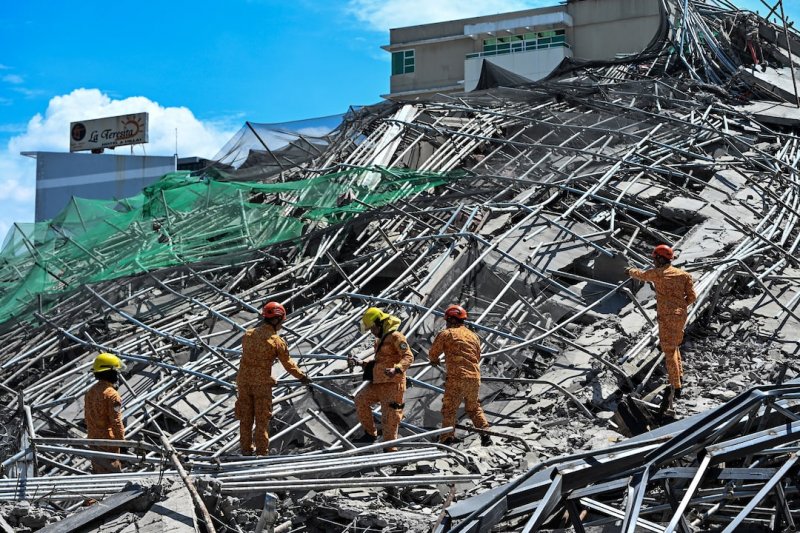 Philippines concludes rescue for 16 missing after building collapse
