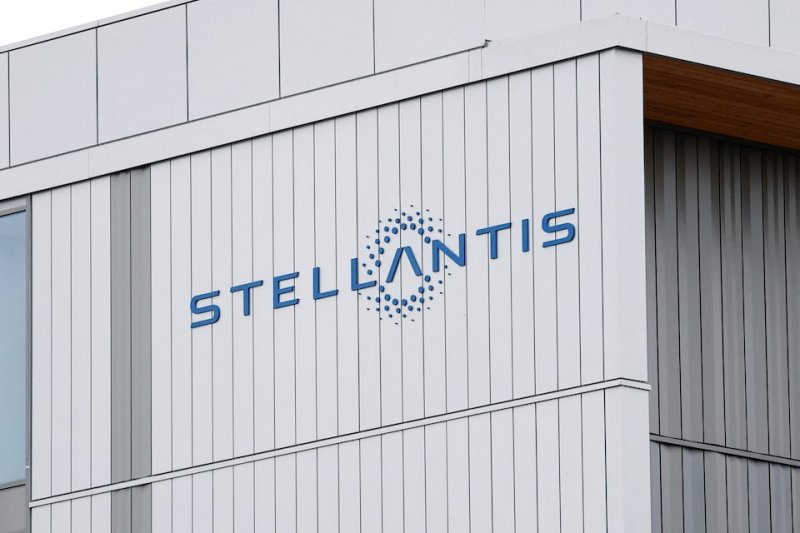 Stellantis to invest €1 billion in French EV production