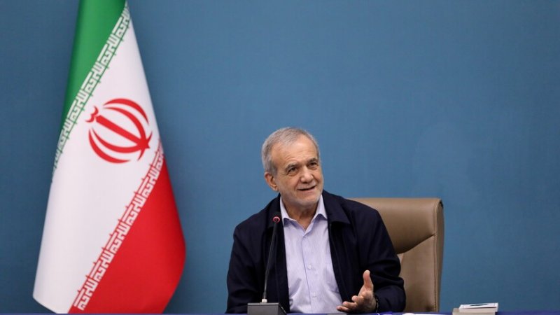 Iranian and Iraqi presidents hold talks on regional tensions