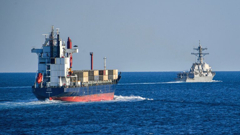 US Navy reportedly restarts escort missions in Strait of Hormuz