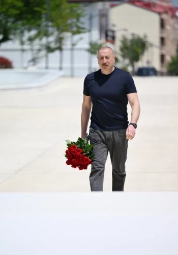 News about - President Ilham Aliyev lays flowers in front of Victory Arch in Khankendi city 