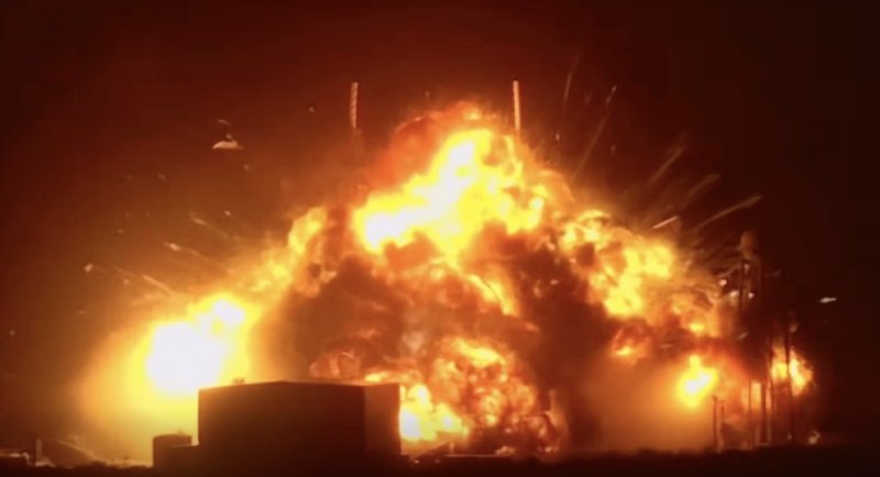 Blue Origin rocket explodes in fireball during launchpad test -  VIDEO 