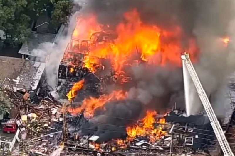 Three dead, including child, in Dallas apartment explosion and fire -  VIDEO 