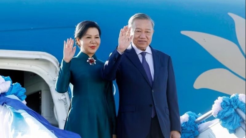 Vietnam's To Lam arrives in Singapore on state visit
