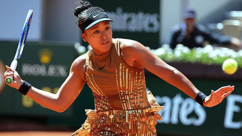 Naomi Osaka ends seven-year wait for French Open third round