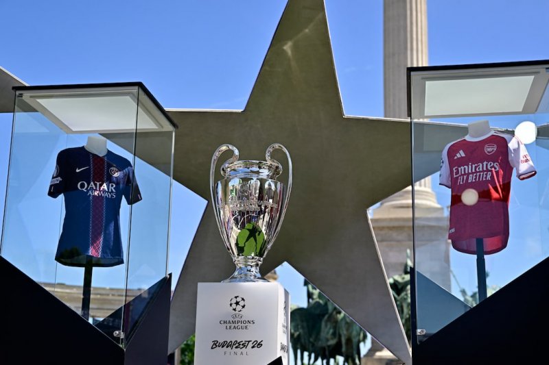 Who will lift the Champions League trophy: PSG or Arsenal?