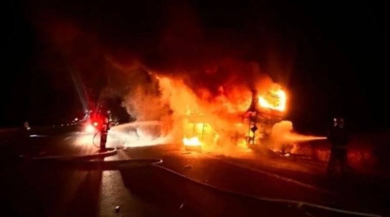 Tragic bus fire in Türkiye's Denizli leaves 8 dead and 33 injured -  VIDEO 