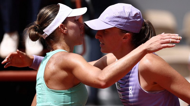Marta Kostyuk stuns Iga Swiatek in French Open upset