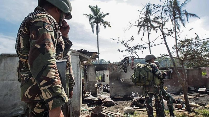 Five killed in clashes between troops and rebels in Philippines