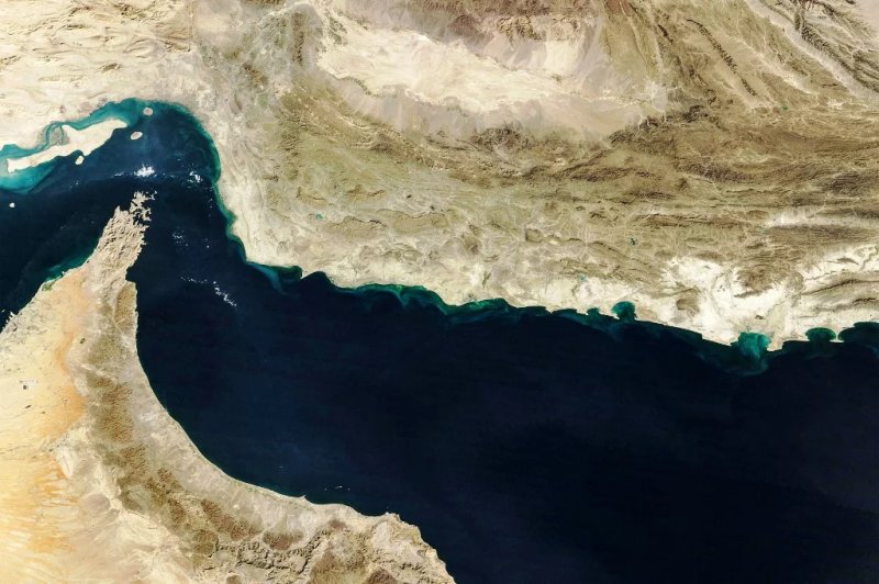  Strait of Hormuz partially reopens: A fragile pause or the first step toward a US–Iran deal?  (May 26, 2026)