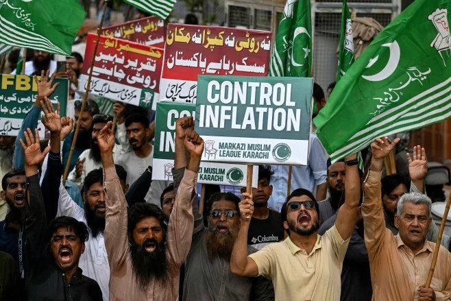 Pakistan secretly deploys fighter jets and 8,000 troops to Saudi Arabia amid Iran conflict