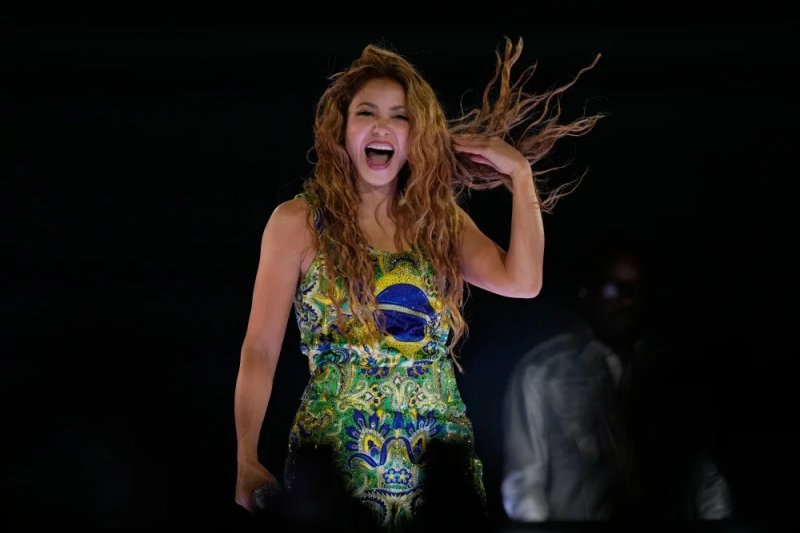 Shakira’s free concert draws 2 million to Rio De Janeiro’s Copacabana -  VIDEO 