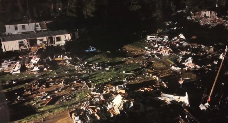 Tornadoes tear across Mississippi, damaging over 1,000 homes -  VIDEO 