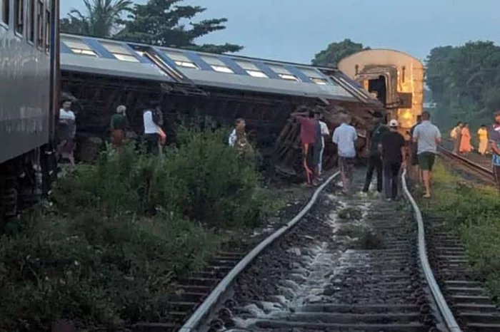 At least 12 injured in Sri Lanka train derailment