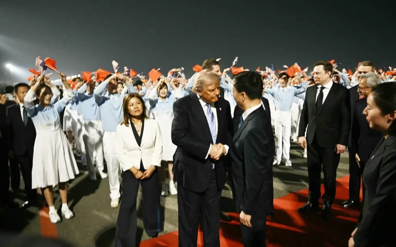 Trump greeted in China for Xi summit