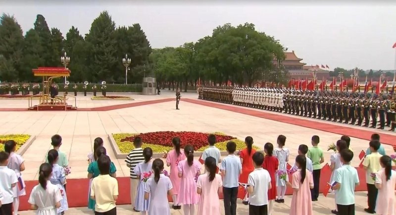 Putin meets Xi Jinping in Beijing, agrees to extend key Russia-China treaty -  VIDEO 