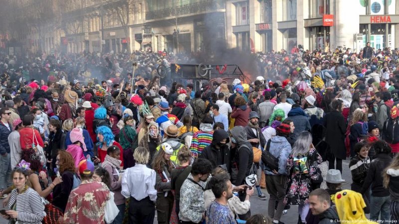 Marseille hosts final rave in protest of strict new French legislation -  VIDEO 