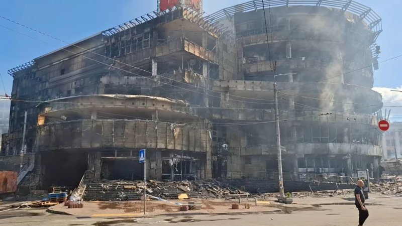  Photos show Russian strike damage near Azerbaijani Embassy in Kyiv
