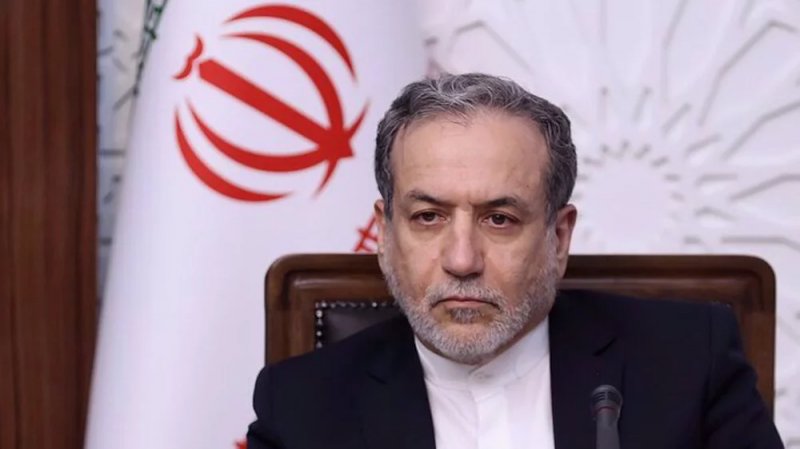 Araghchi urges Kuwait to immediately free detained Iranians 