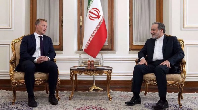 Iran FM says US “maximalist approach” main obstacle to ending war 