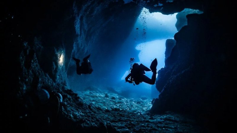 Five Italians killed while cave diving in Maldives