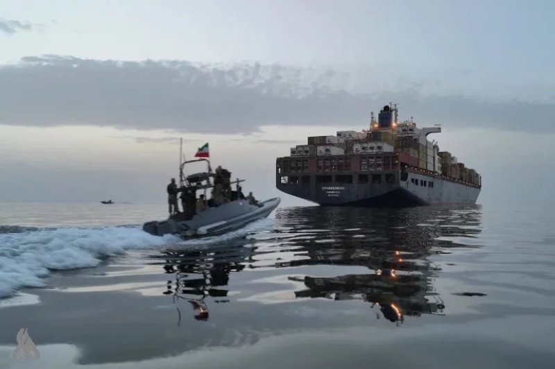 Iranian army declares full control over the Strait of Hormuz