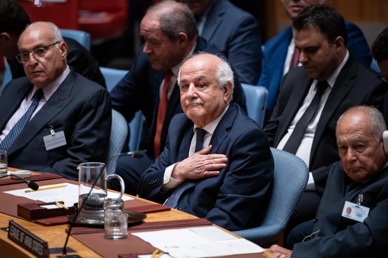 US may strip Palestinian UN envoy of visa