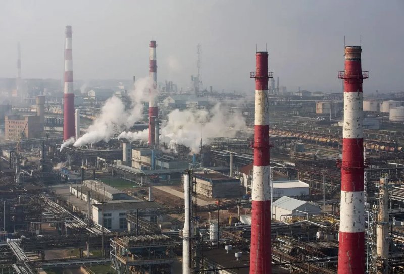 Ukraine steps up strikes on Russian oil refineries amid ongoing war