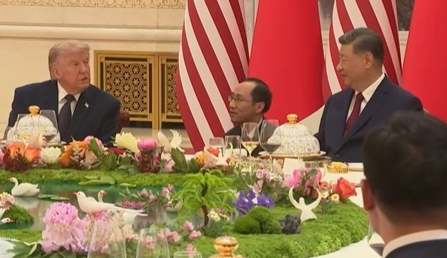 Trump state visit live: Xi hosting US president for banquet - after warning US and China could 'clash'