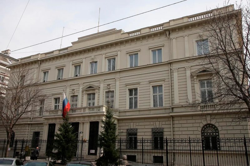 Austria expels Russian diplomats over antenna forest spying suspicions
