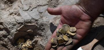 Ancient gold treasures from Abbasid era uncovered in Saudi Arabia