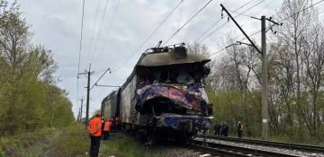 Two dead in Ukraine train-crane truck collision -  VIDEO 