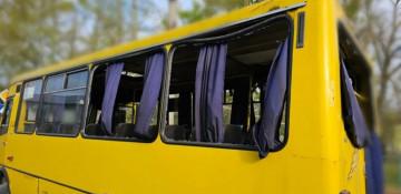 Russian drone strike kills 2 in Kherson bus attack