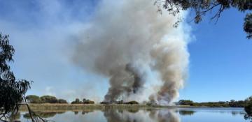 Australia bushfire alert: Blaze at Herdsman Lake, Perth