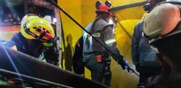 Gas explosion traps 14 miners in central Colombia